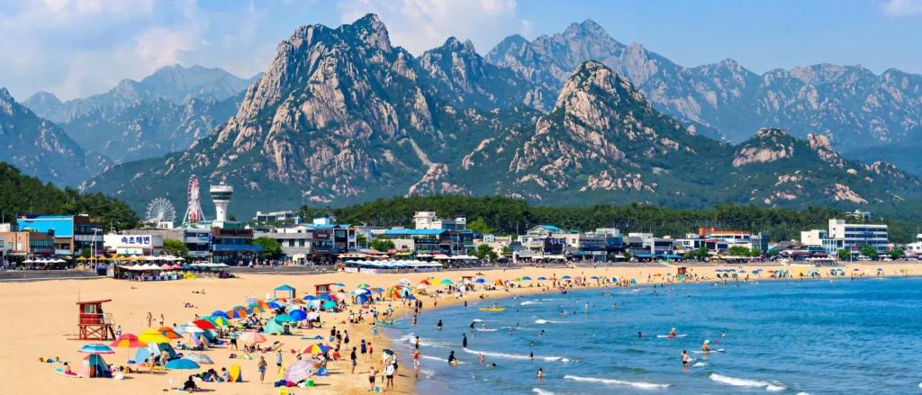Sokcho Beach with the peaks of Seoraksan mountains behind it, South Korea